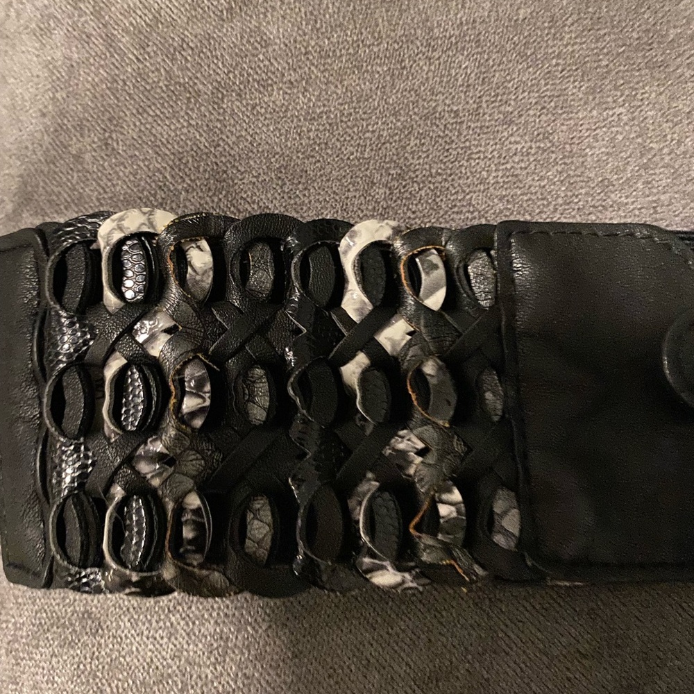 NY&Co snake skin stretchy belt.